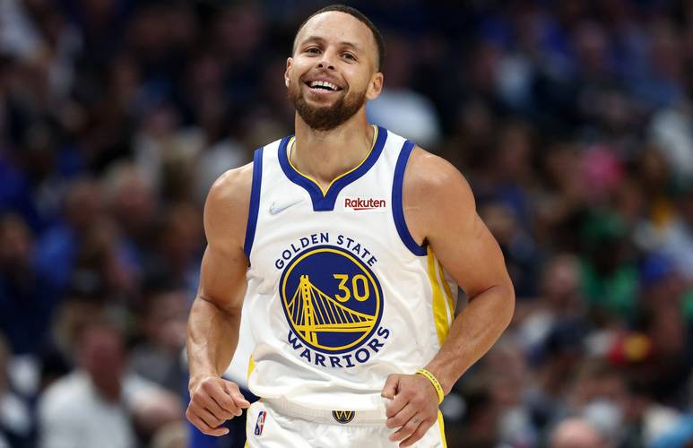 看看谁回来了！今日欧冠对阵闪耀，罗伊斯重返多特主场（欢迎回家！罗伊斯重返多特主场，今夜欧冠对决星光熠熠）