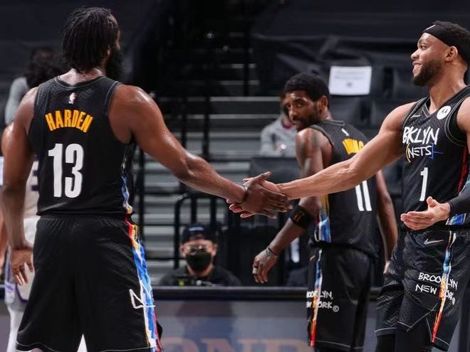 米体：彪马推出意大利超级杯用球，采用前沿科技打造（米体：彪马发布意大利超级杯官方用球，融入尖端科技）