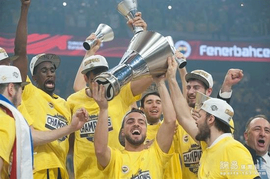 巴萨2-1逆转法兰克福，孔德头球双响，亚马尔、拉什福德送助攻（巴萨2-1翻盘法兰克福，孔德双头破门，亚马尔与拉什福德献助攻）