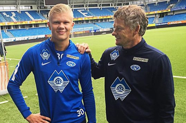 波媒：莱万与巴萨均未确定是否续约，将等到明年再做决定（波媒：莱万与巴萨续约尚无定论，决定待明年）