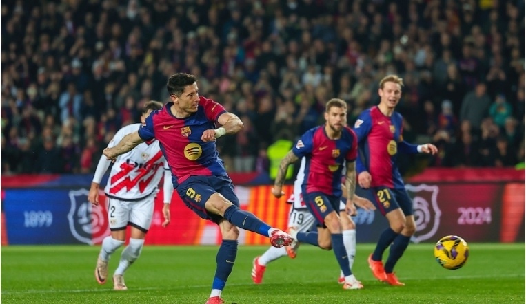 快船首节8次失误&三分5中1，可依然领先灰熊2分（尽管首节送出8次失误、三分仅5投1中，快船仍以2分领先灰熊）