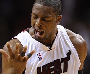 全场最佳，拿下🏆恭喜大菲🫡（MVP到手！恭喜大菲捧杯🏆🫡）