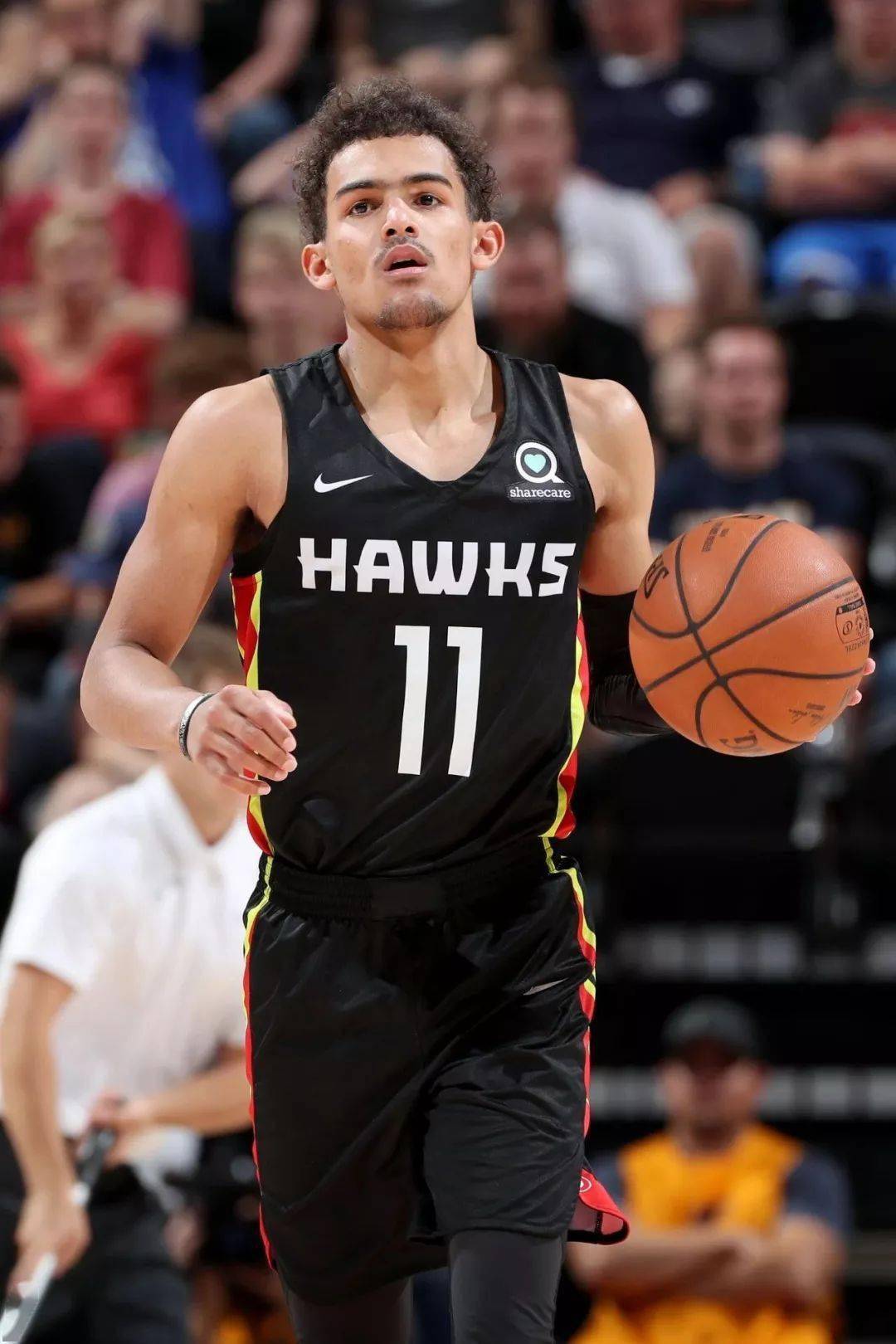 布斯克茨：期待参观新诺坎普，梅西的名字永远和巴萨连在一起（布斯克茨：期待走进全新诺坎普，梅西之名永与巴萨相连）