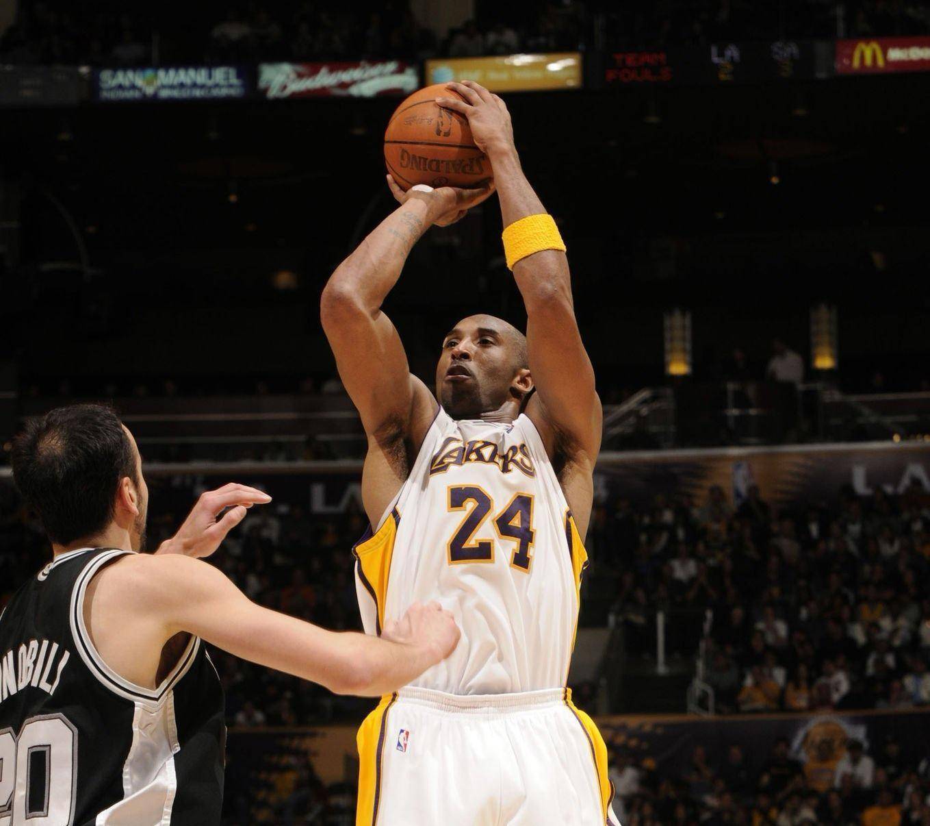 魔鬼主场，拜仁欧冠小组／联赛阶段主场37场不败（安联堡垒：拜仁欧冠小组赛与联赛主场37场不败）