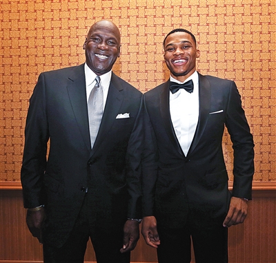 足球足球天才少年迎来国家队首秀，全场最佳（足坛天才少年国家队处子秀，荣膺全场最佳）